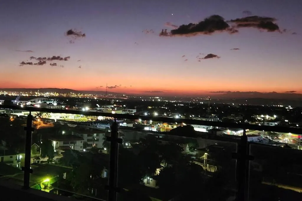 Apartment Luxury Condo - Pool In Kingston G28